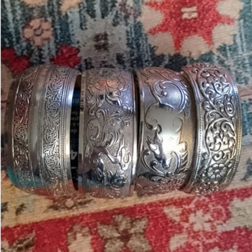 4 INDIA CUFFS, SILVER-TONE METAL, LARGE